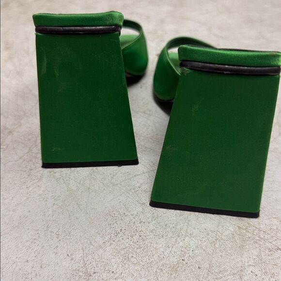ZARA Chunky Heel Like New Size 7.5 Kelly Green Low Block Heel - Picture 5 of 5